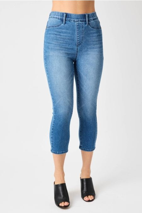 Judy Blue Pull On Capris